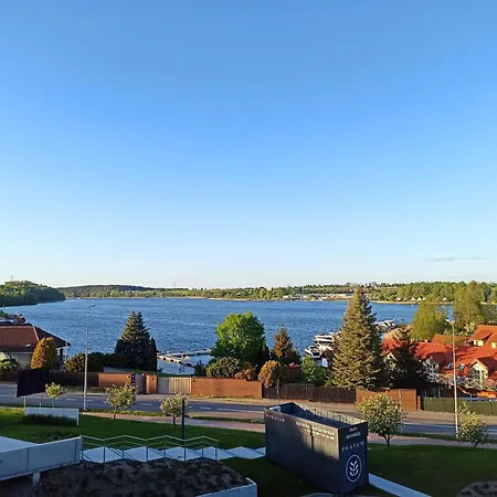 P R A T U M 17 Z Widokiem Na Jezioro דירה