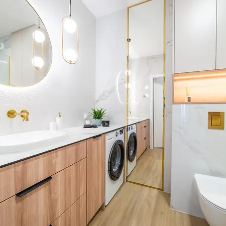 P R A T U M 17 Z Widokiem Na Jezioro