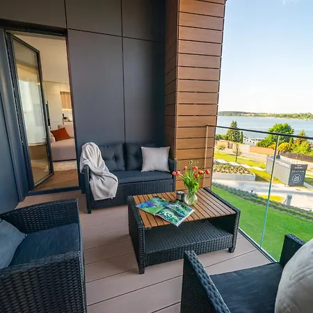 P R A T U M 17 Z Widokiem Na Jezioro דירה