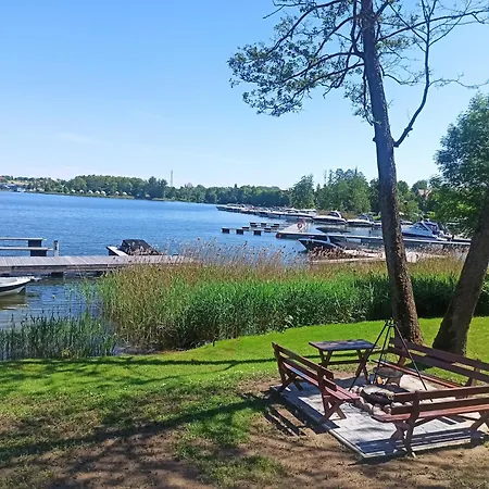 P R A T U M 17 Z Widokiem Na Jezioro