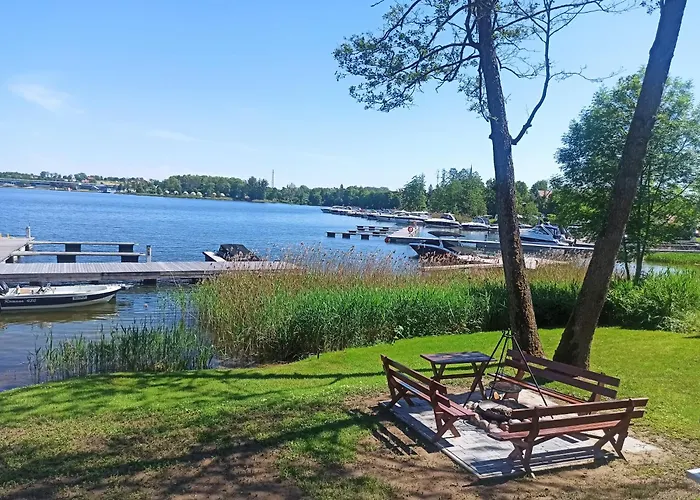 P R A T U M 17 Z Widokiem Na Jezioro